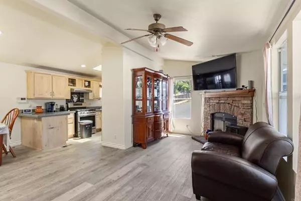 El Cajon, CA 92021,12044 Royal Road #121