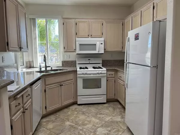 El Cajon, CA 92019,11422 Via Rancho San Diego #84