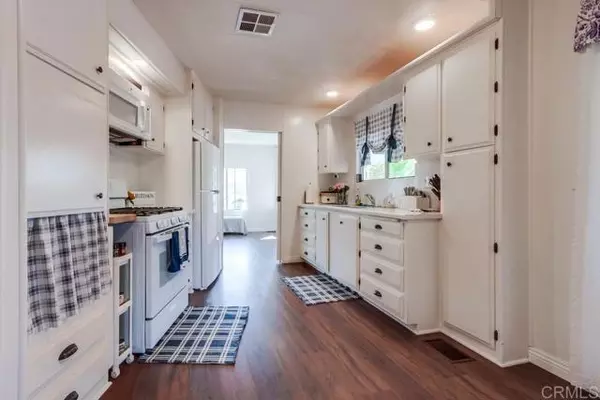 Fallbrook, CA 92028,1120 E Mission Road ##27