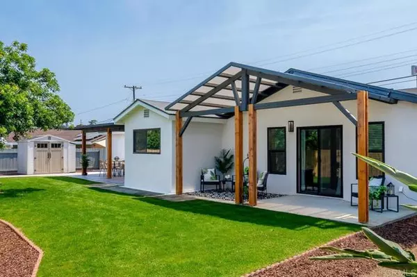 6270 Meadowcrest Drive, La Mesa, CA 91942