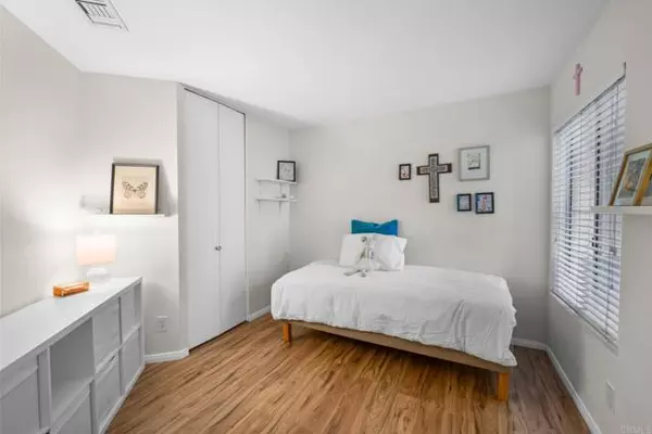 San Diego, CA 92111,7228 Camino Degrazia #271