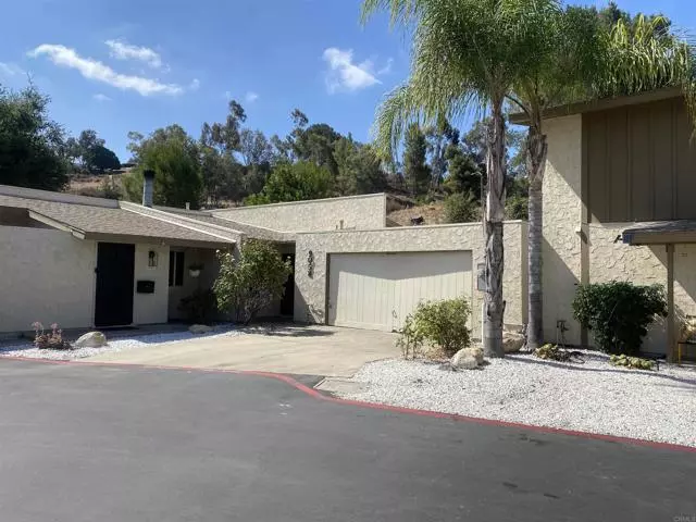 Lakeside, CA 92040,9058 Calle Lucia