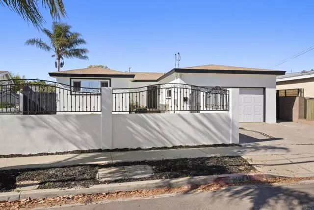 San Diego, CA 92111,7162 Beagle Street
