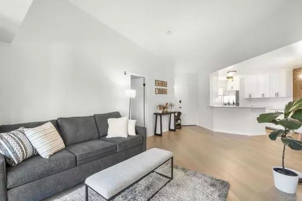 San Diego, CA 92111,7048 Camino Degrazia #237