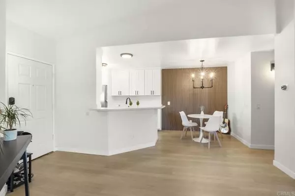 San Diego, CA 92111,7048 Camino Degrazia #237