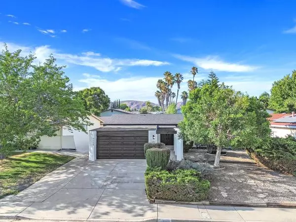 9058 Inverness Road, Santee, CA 92071
