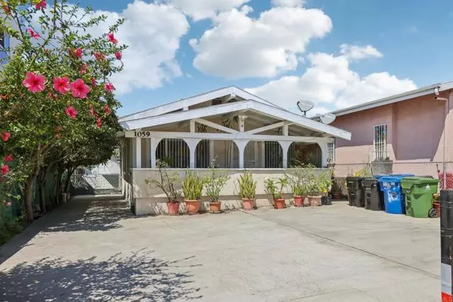 Los Angeles, CA 90038,1059 N Wilton Place