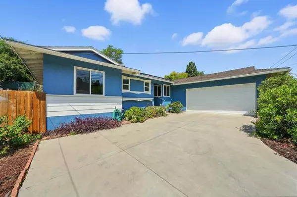 6250 Primrose Drive, La Mesa, CA 91942