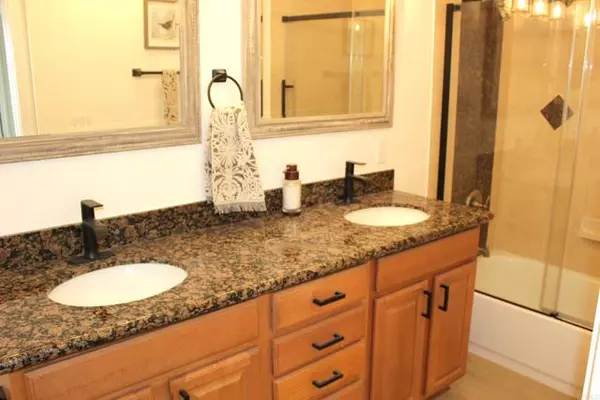 Imperial Beach, CA 91932,1365 Seacoast Dr #E