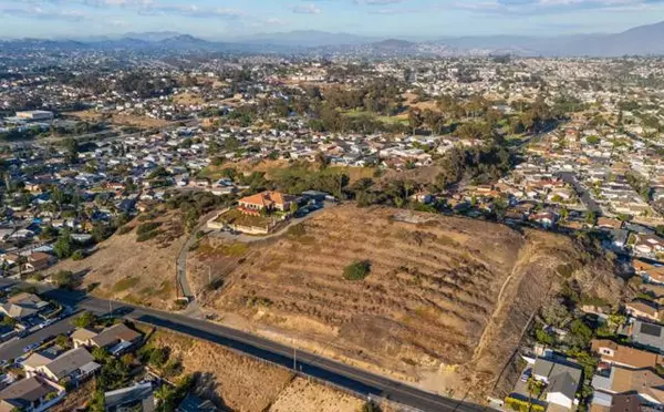 San Diego, CA 92114,821 S 61St Street