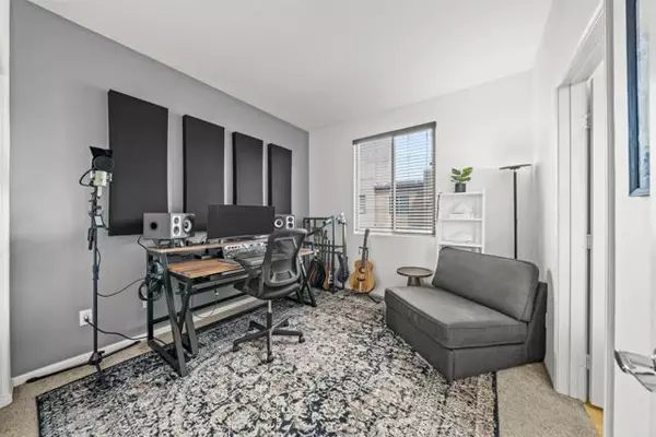 300 Tesoro Glen #101, Escondido, CA 92025