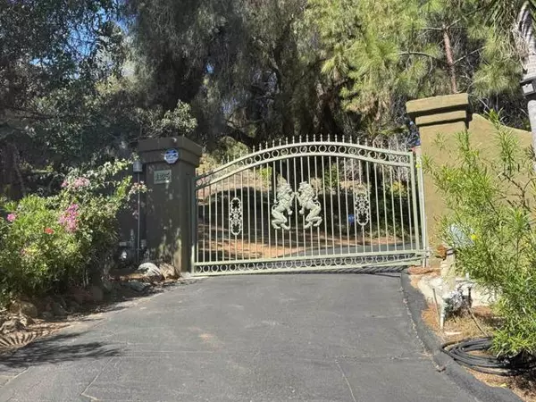 El Cajon, CA 92020,1135 OLD CHASE AVENUE