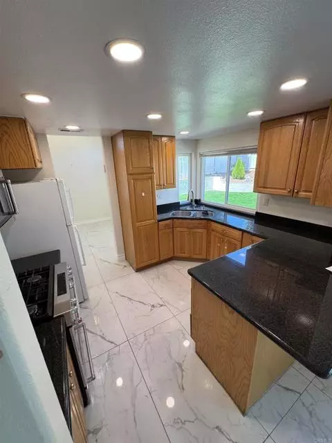El Cajon, CA 92019,12334 Via Hacienda