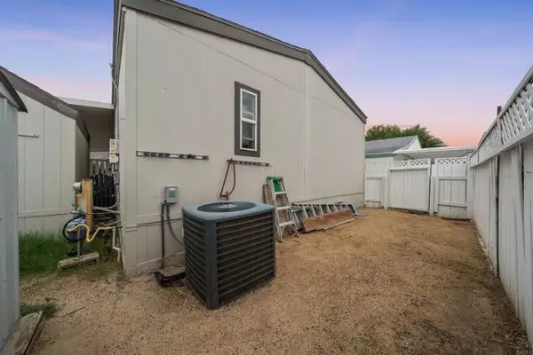 San Jacinto, CA 92583,21100 State Street #spc 317