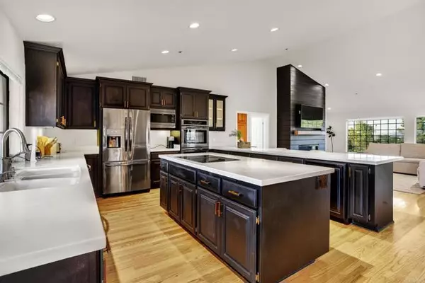 Alpine, CA 91901,21245 OLD OAK RD