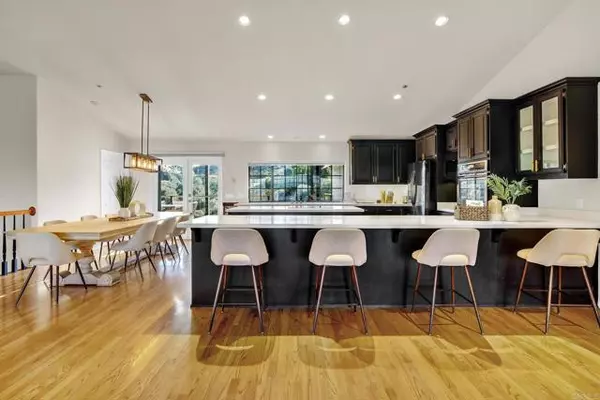 Alpine, CA 91901,21245 OLD OAK RD