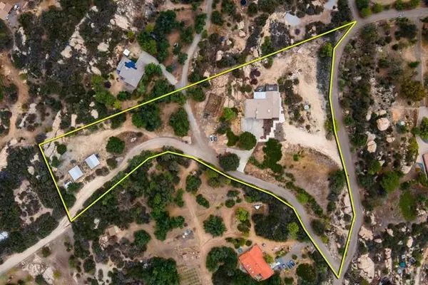 Alpine, CA 91901,21245 OLD OAK RD