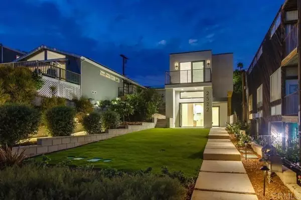 San Diego, CA 92109,2522 CHALCEDONY ST