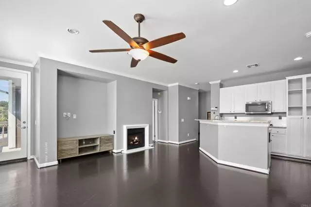 Chula Vista, CA 91914,283 Aventura Dr #12