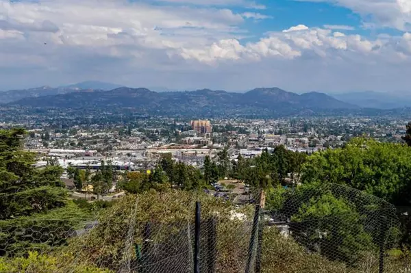 El Cajon, CA 92020,275 HiHill Way