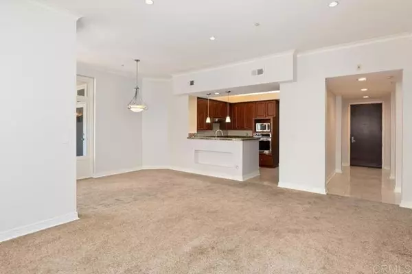 San Diego, CA 92101,650 Columbia Street #211