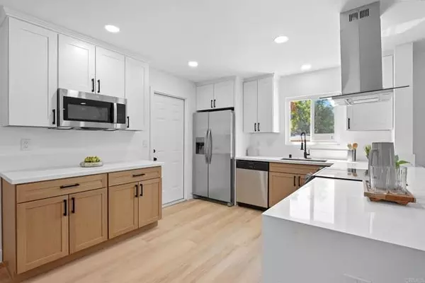 El Cajon, CA 92021,9494 Chimney Rock Ln