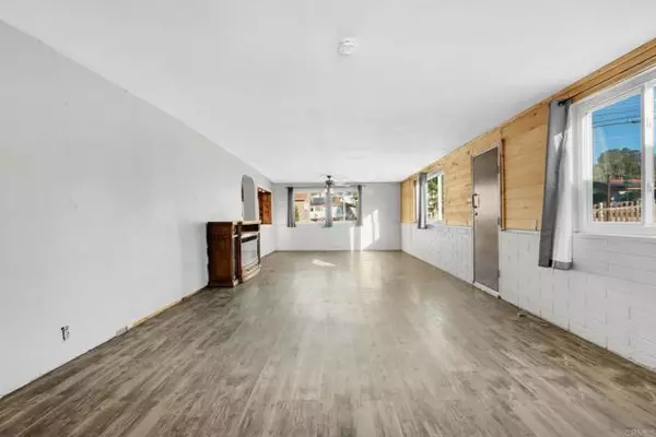 El Cajon, CA 92021,8273 Melrose Lane