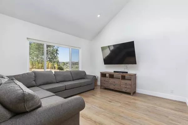 Lakeside, CA 92040,13655 Lenteja Lane