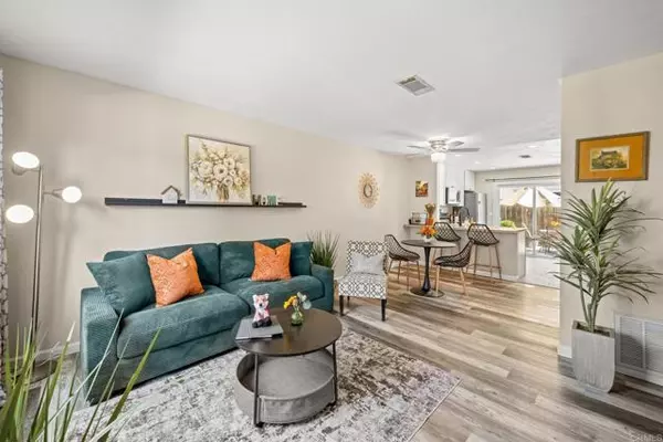 10323 Restful Ct, Santee, CA 92071