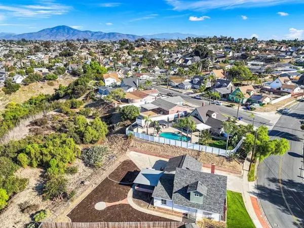 6988 Madrone Avenue, San Diego, CA 92114