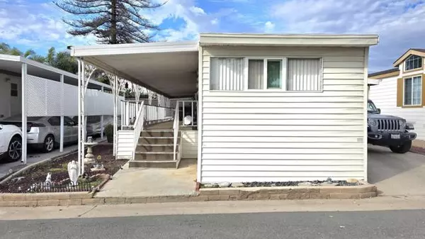 Chula Vista, CA 91911,121 Orange Ave. #33