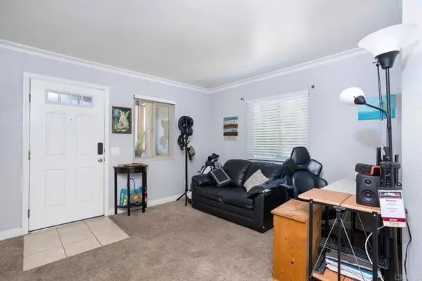El Cajon, CA 92021,1423 Graves Avenue #242