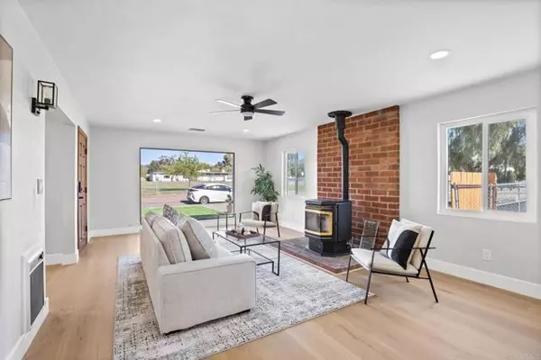 Ramona, CA 92065,611 9Th Street