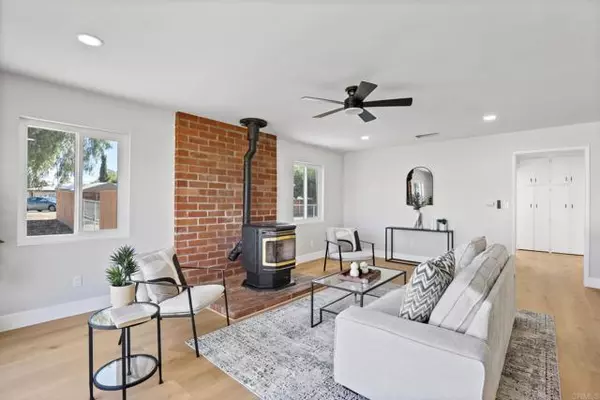 Ramona, CA 92065,611 9Th Street