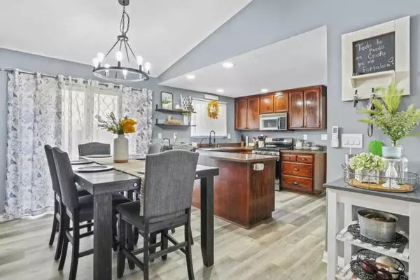 Ramona, CA 92065,722 8Th Street