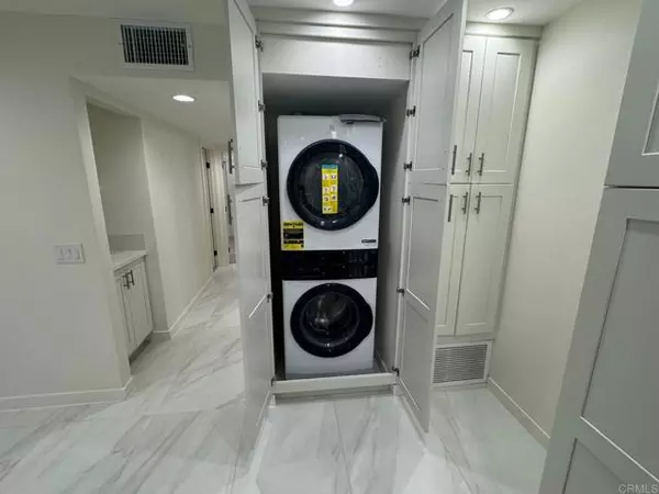 Carlsbad, CA 92008,4566 Cove Drive #D