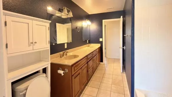 El Cajon, CA 92019,1726 Valkyria Ln
