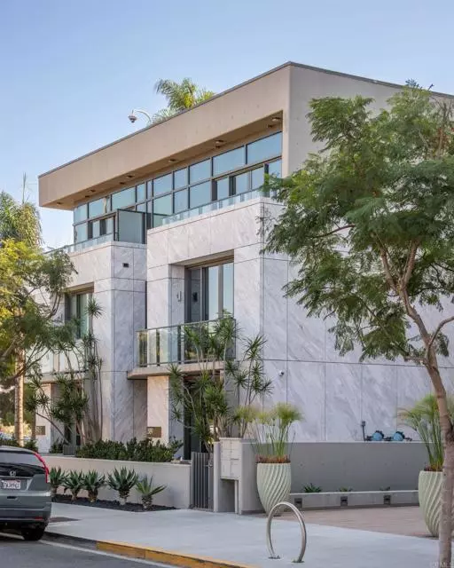 San Diego, CA 92103,589 Palm Street