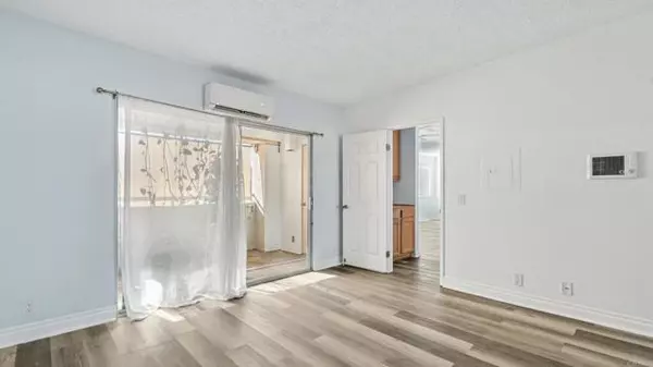 El Cajon, CA 92021,830 Broadway #8