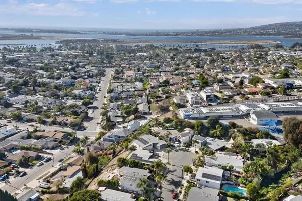 San Diego, CA 92110,4821 Viane Way