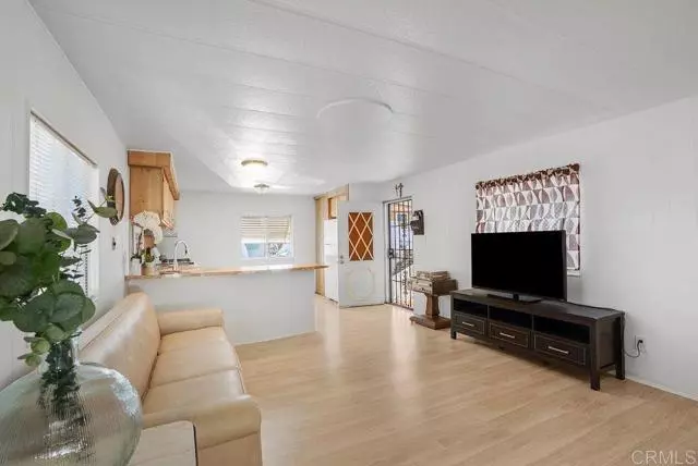 El Cajon, CA 92021,998 East Main Street #50