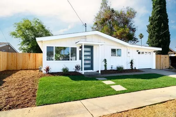 San Diego, CA 92123,2902 Amulet Street