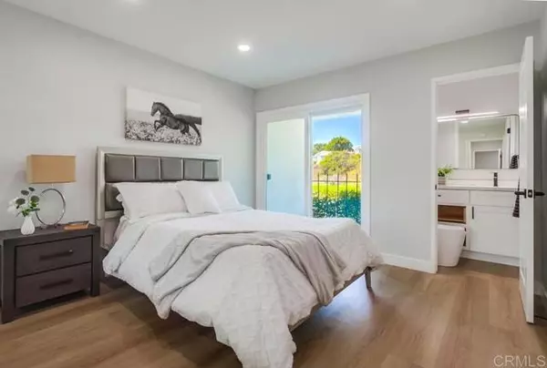 Oceanside, CA 92057,3839 Vista Campana S #6