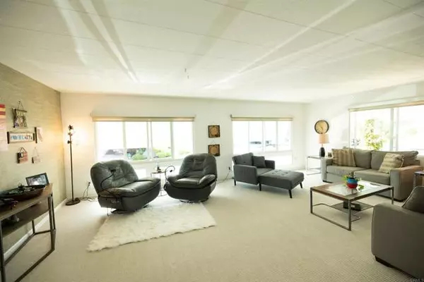 Santee, CA 92071,8301 Mission Gorge Rd #286