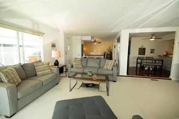 Santee, CA 92071,8301 Mission Gorge Rd #286