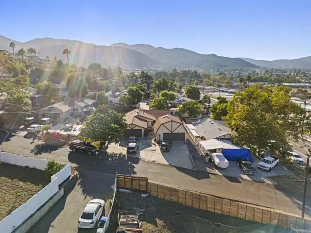 Santee, CA 92071,8552 Brodie Lane