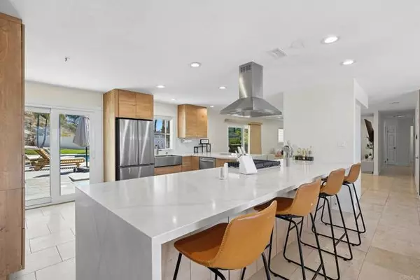 Bonita, CA 91902,305 Camino Del Cerro Grande