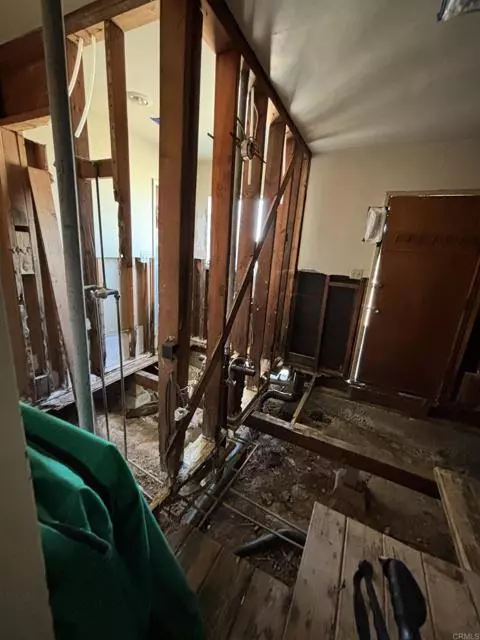 Chula Vista, CA 91910,689 Garrett Avenue