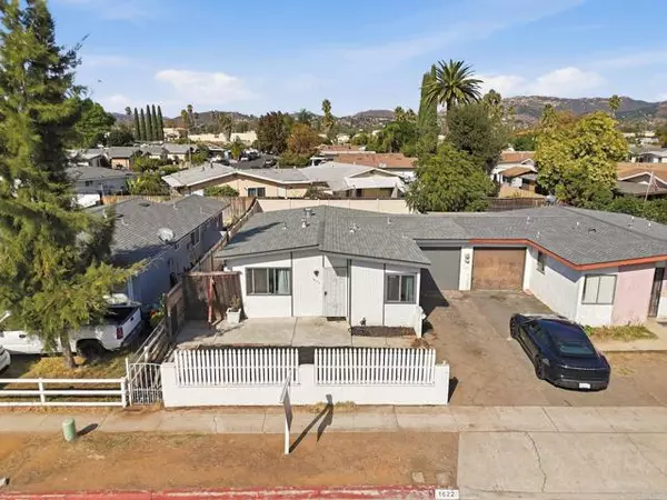 Escondido, CA 92027,1622 E Grand Avenue