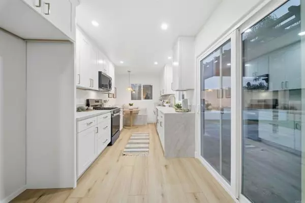 Chula Vista, CA 91911,98 E Naples Street